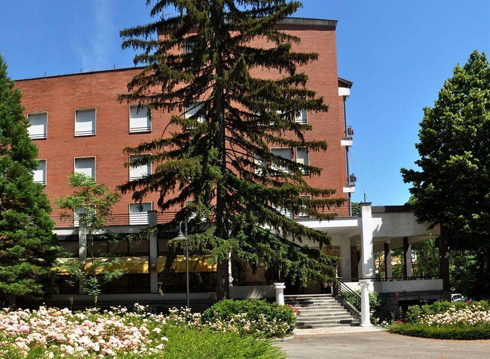 Salus Hotel