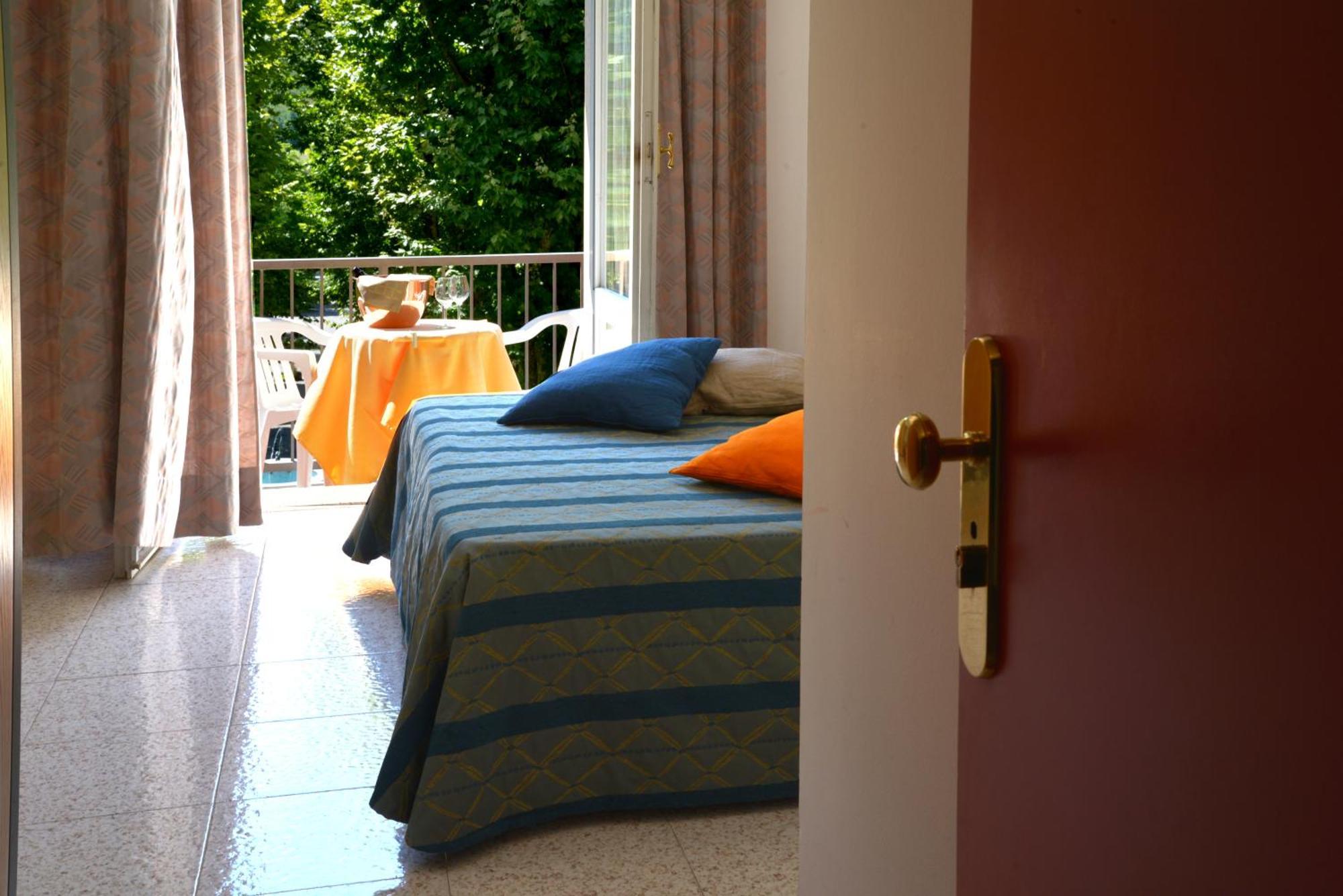 Salus Hotel 3*
