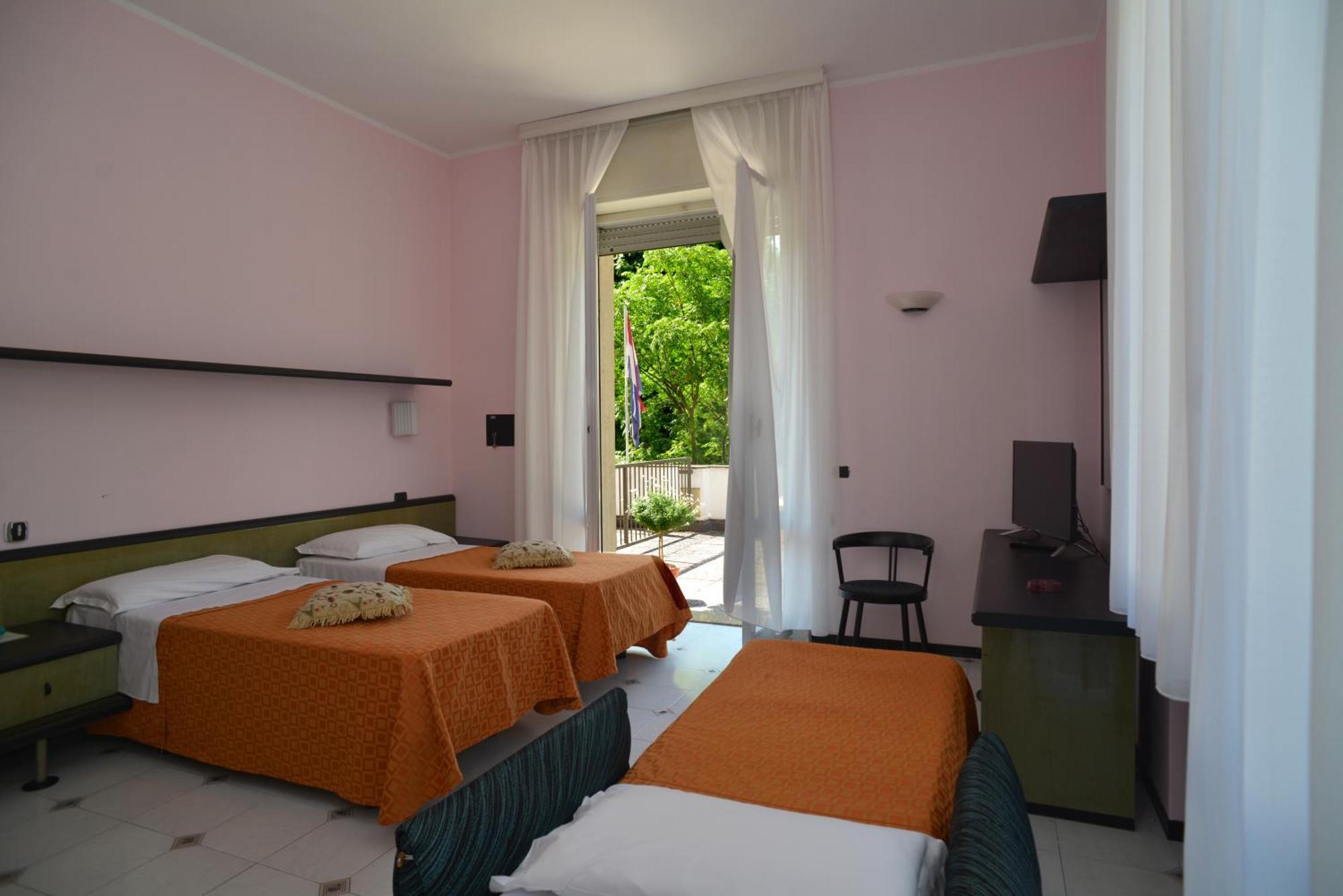 Salus Hotel