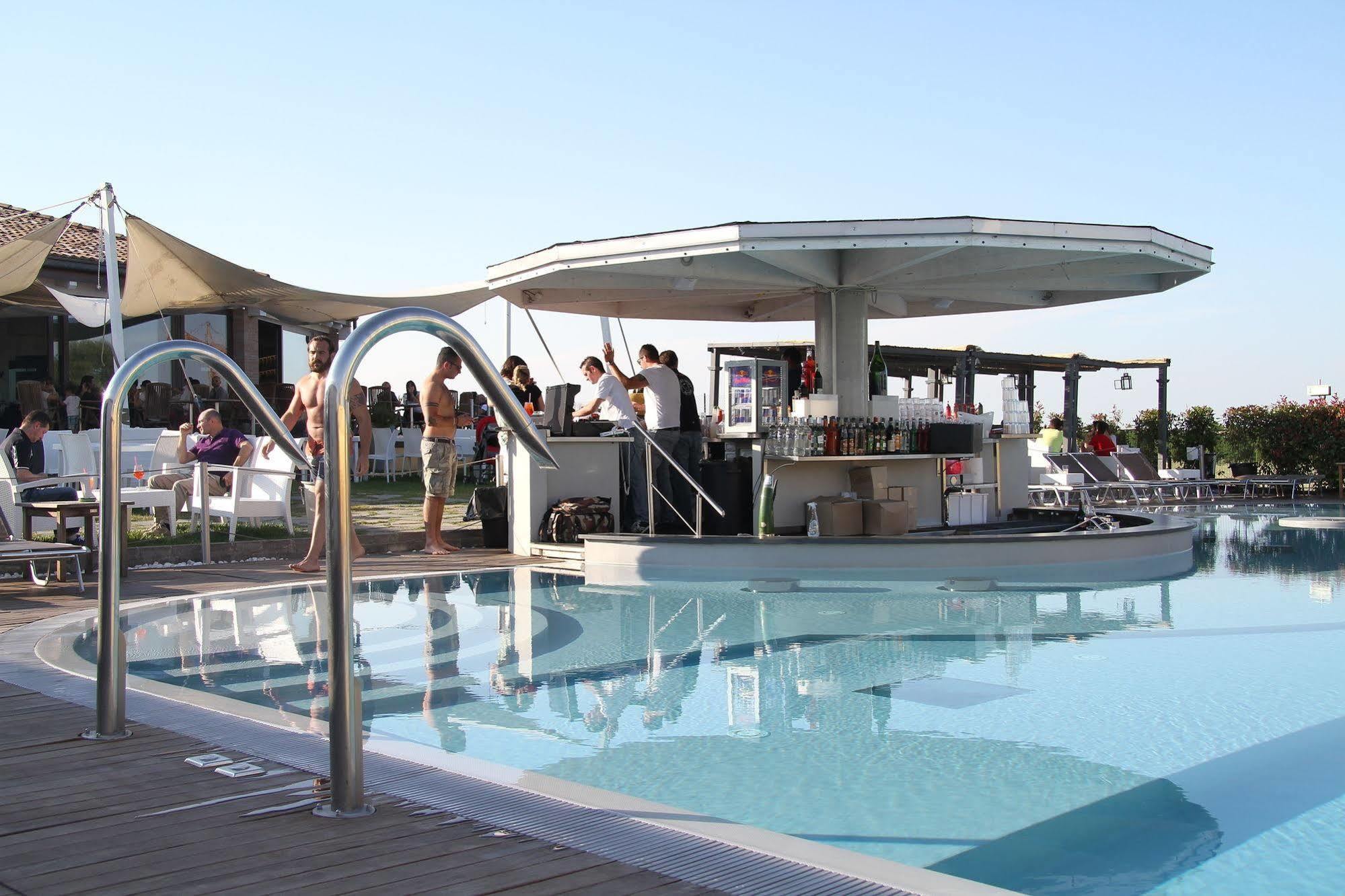 Salus Hotel